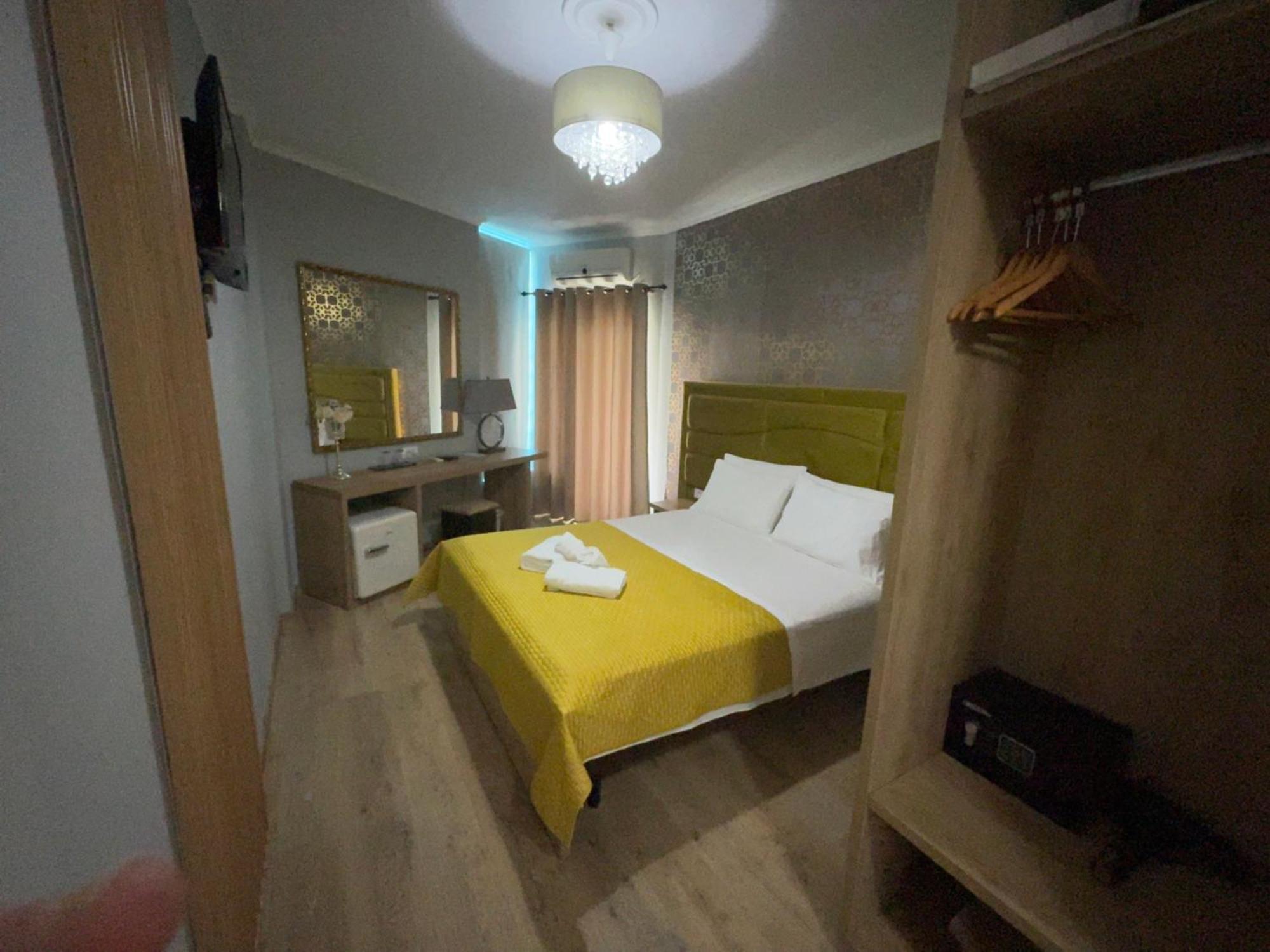 Hotel Royal Saranda Esterno foto